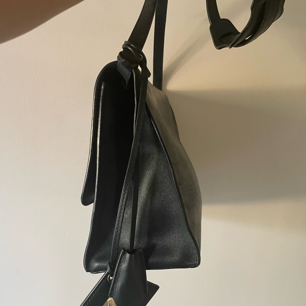 Balenciaga Black Leather Bag with Gold Zipper - Picture 3 of 7